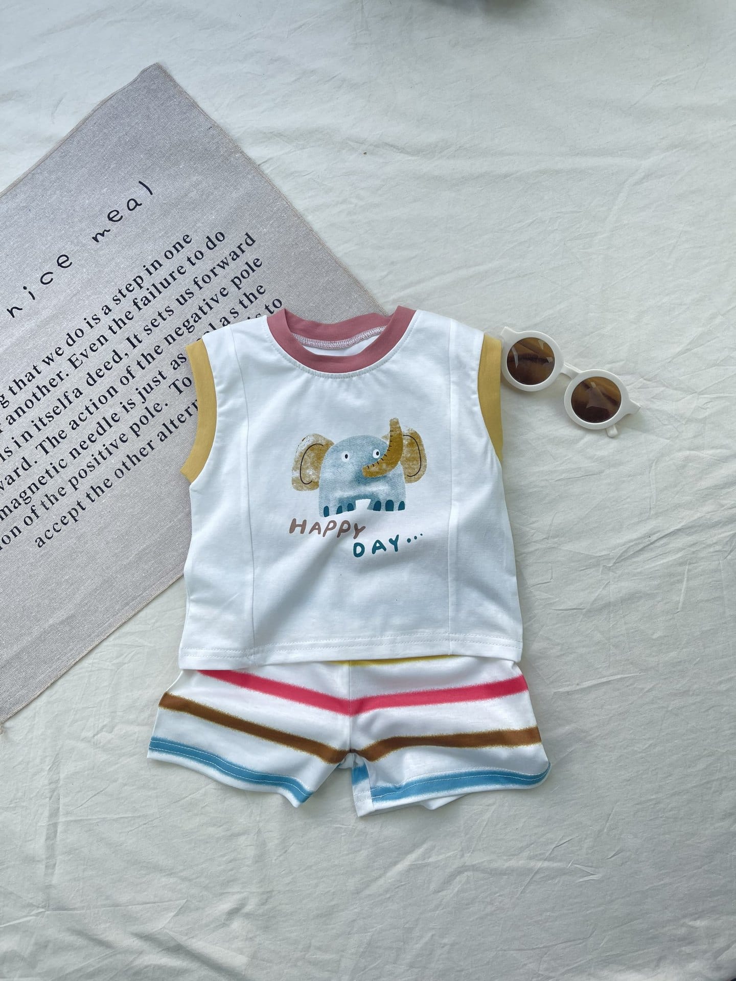 Elephant Graphics Cotton Set ノースリーブTシャツ ショートパンツセット【mh0012920】 yi nian ni ノースリーブセットアップ