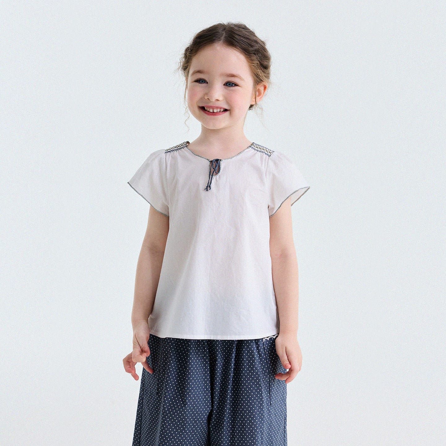 Embroidered Blouse and Polka Dot Pants スカラップ ドット柄 ブラウス ロングパンツ【mh0013194】 Shirts / 90cm yunerma 半袖セットアップ