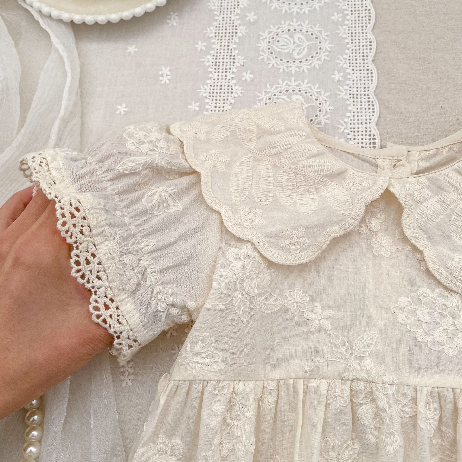Embroidered Puff Sleeve Romper And Dress 刺繍 パフスリーブ ロンパース ワンピース【mh0013166】 Aeg babyi 半袖ロンパース