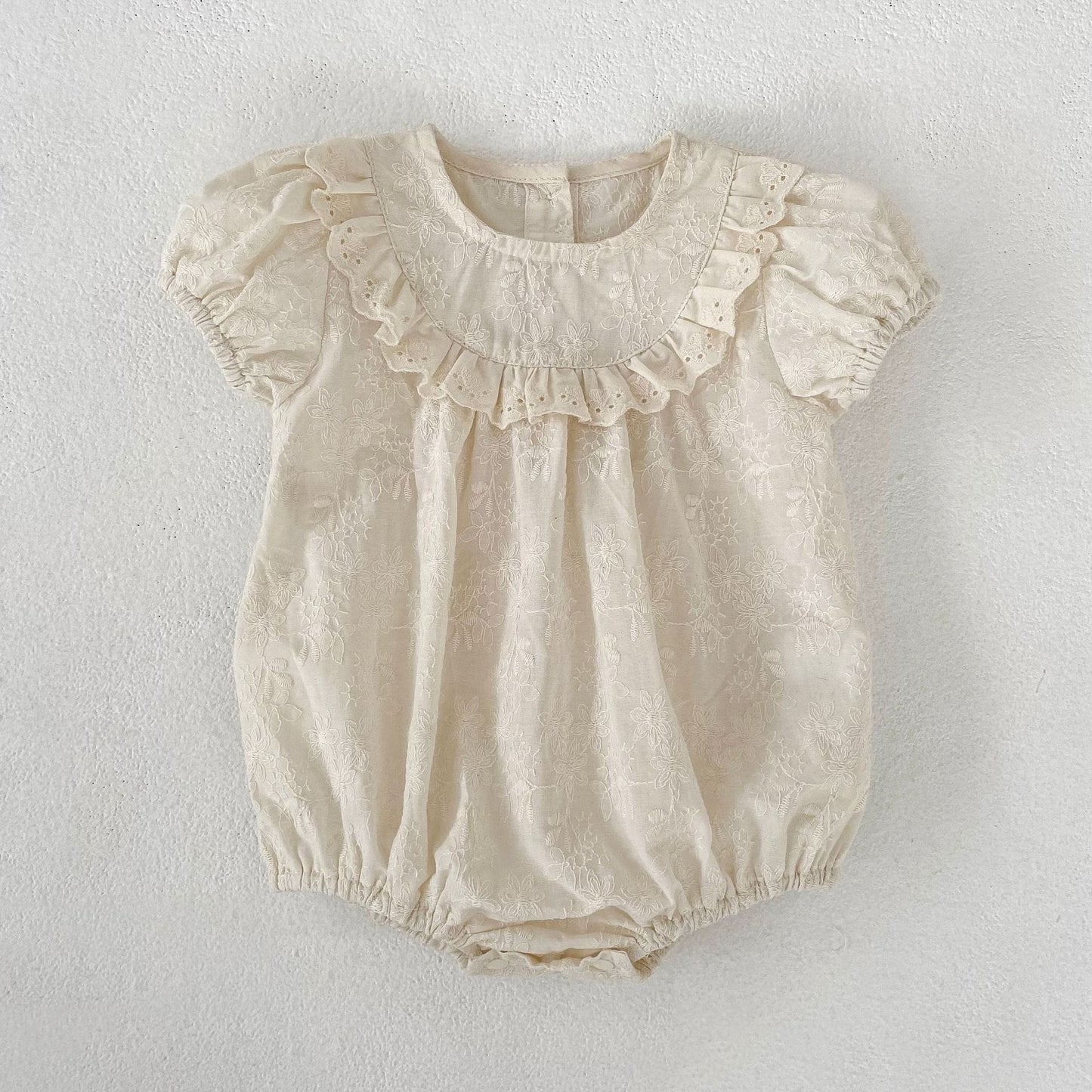 Embroidered Ruffle Romper And Blouse Shorts フリル ロンパース ブラウス ショートパンツ【mh0013163】 Aeg babyi 半袖ロンパース