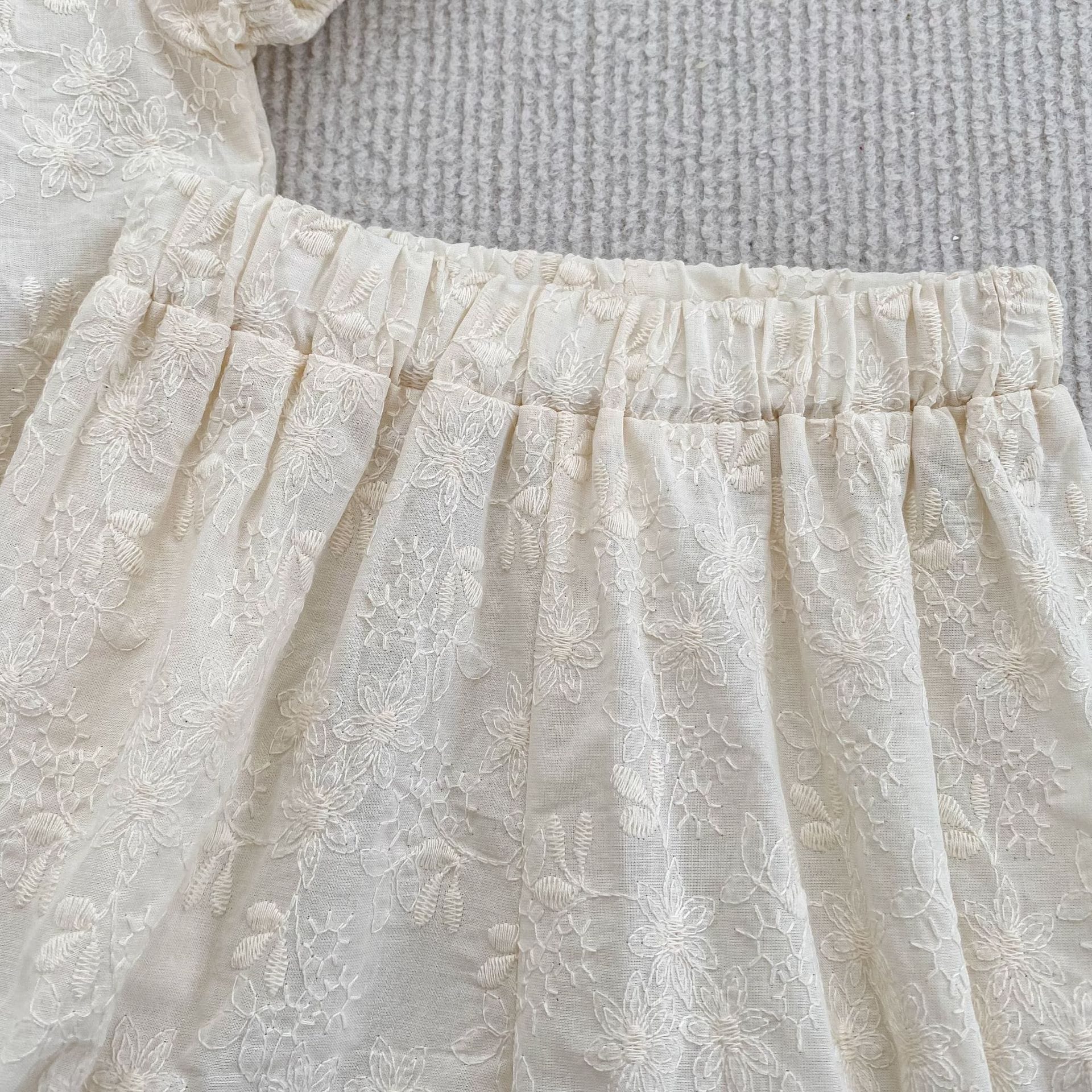 Embroidered Ruffle Romper And Blouse Shorts フリル ロンパース ブラウス ショートパンツ【mh0013163】 Aeg babyi 半袖ロンパース
