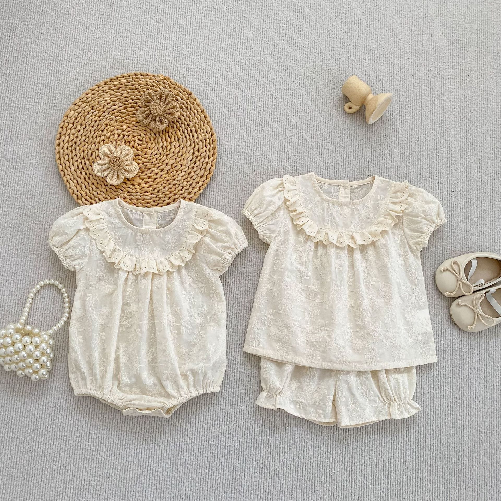 Embroidered Ruffle Romper And Blouse Shorts フリル ロンパース ブラウス ショートパンツ【mh0013163】 Aeg babyi 半袖ロンパース