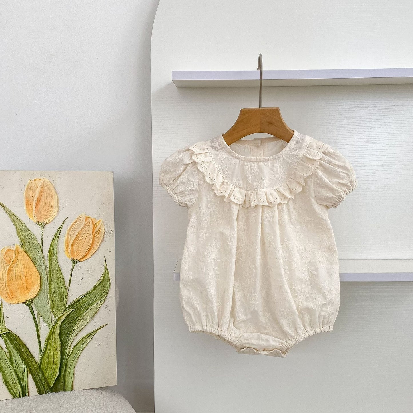 Embroidered Ruffle Romper And Blouse Shorts フリル ロンパース ブラウス ショートパンツ【mh0013163】 Aeg babyi 半袖ロンパース