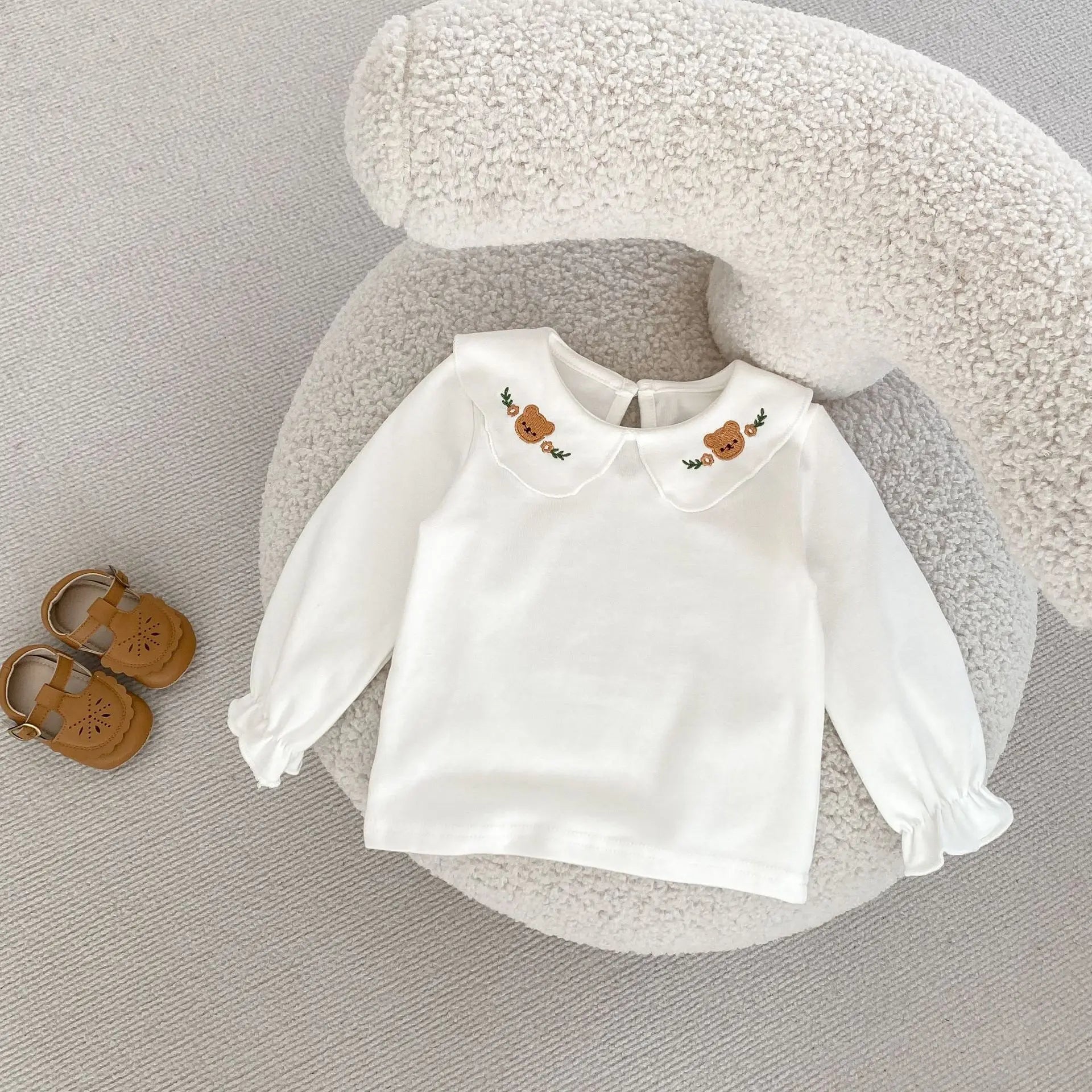 ロンパースセットアップ ベビーセットアップ 2点セット ベアくま刺繍長袖ブラウス+サスペンダーブルマロンパースベビーセットアップ 2点セット ベアくま刺繍長袖ブラウス+サスペンダーブルマロンパース【mh0008743】