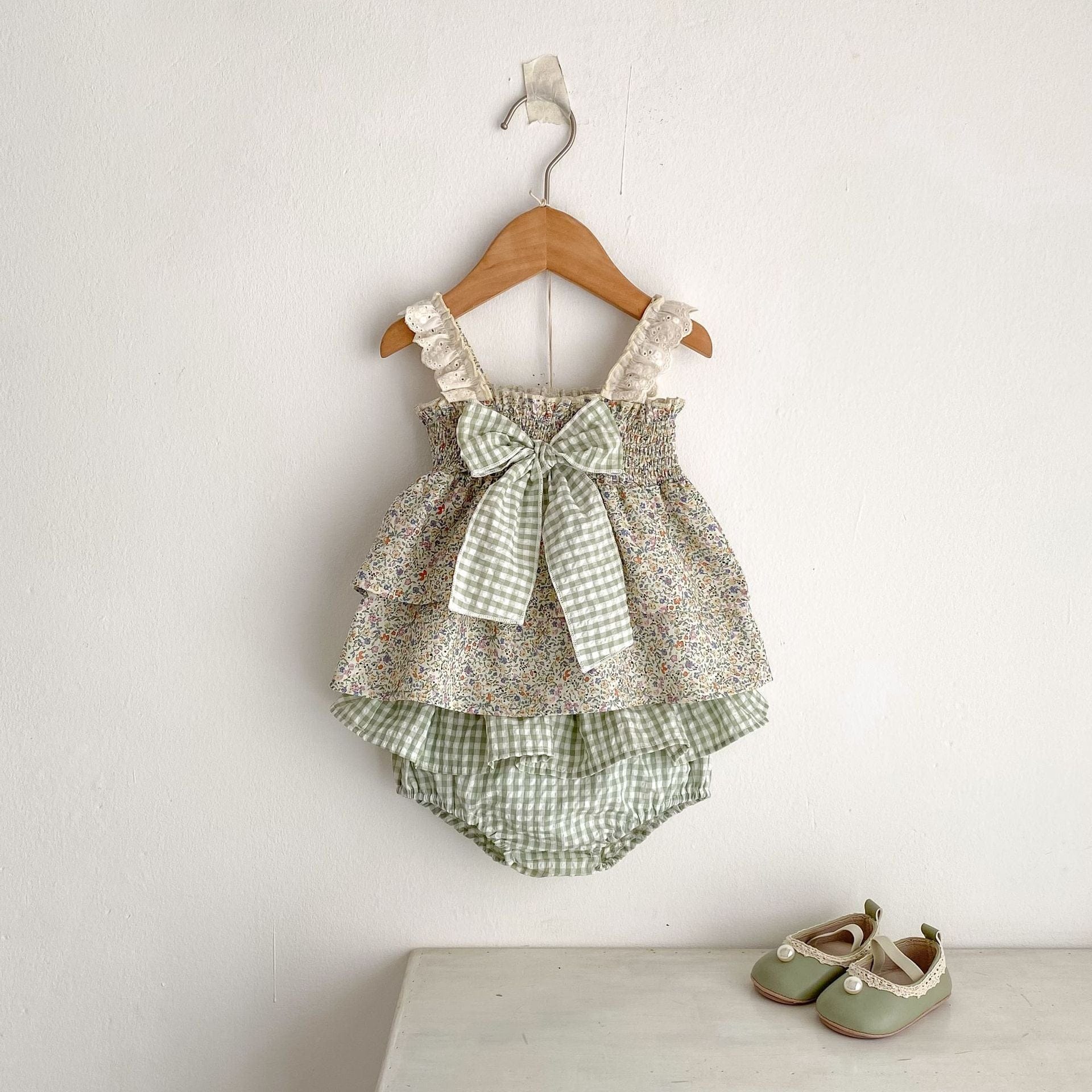 ノースリーブセットアップ ビッグリボンキャミソールブラウス+フリルブルマパンツセットアップ 2点セット【mh0010157】