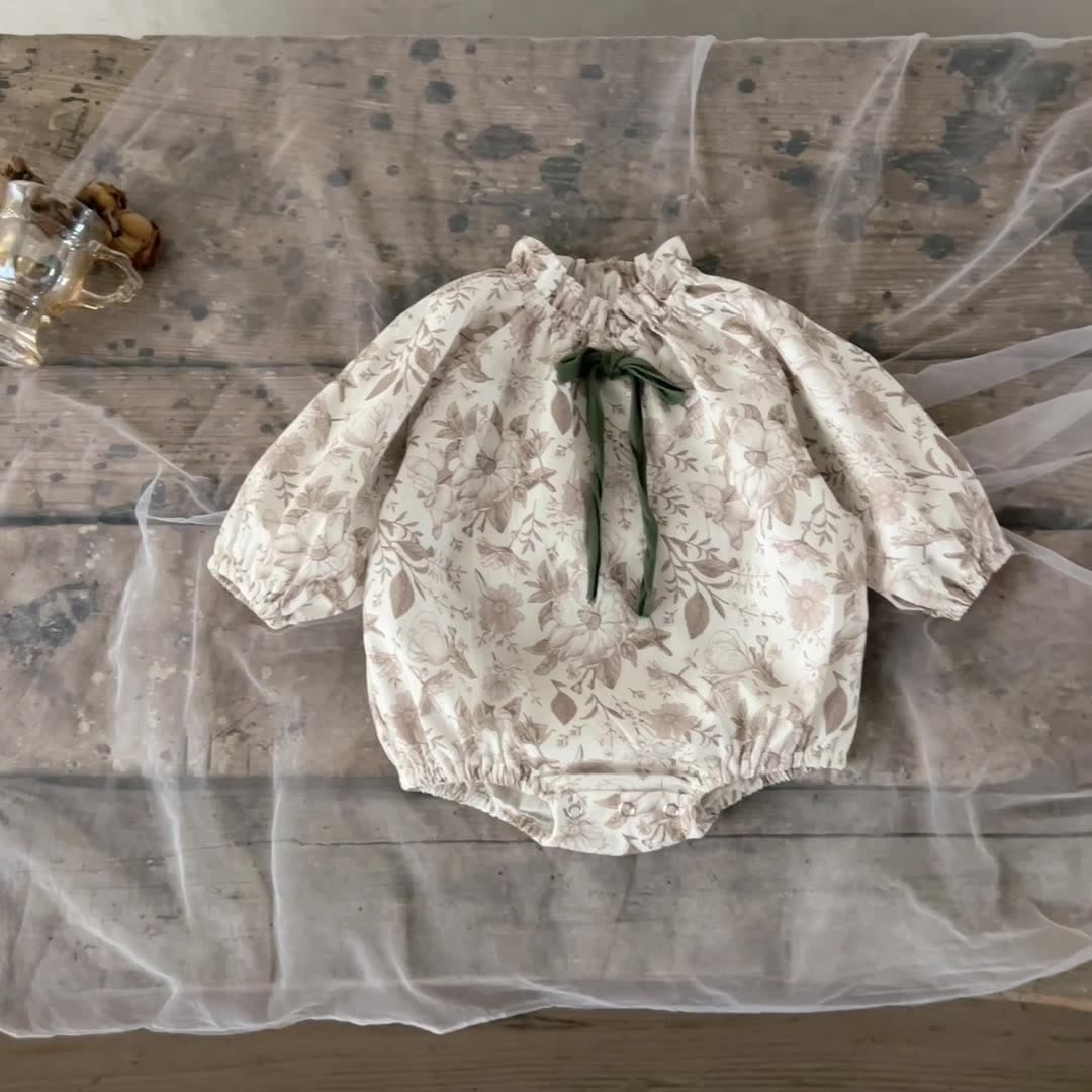 長袖ロンパース Apricot / 66cm 0-6m ベビーロンパース ボタニカルフラワープリント長袖ボディスーツ【mh0007098】