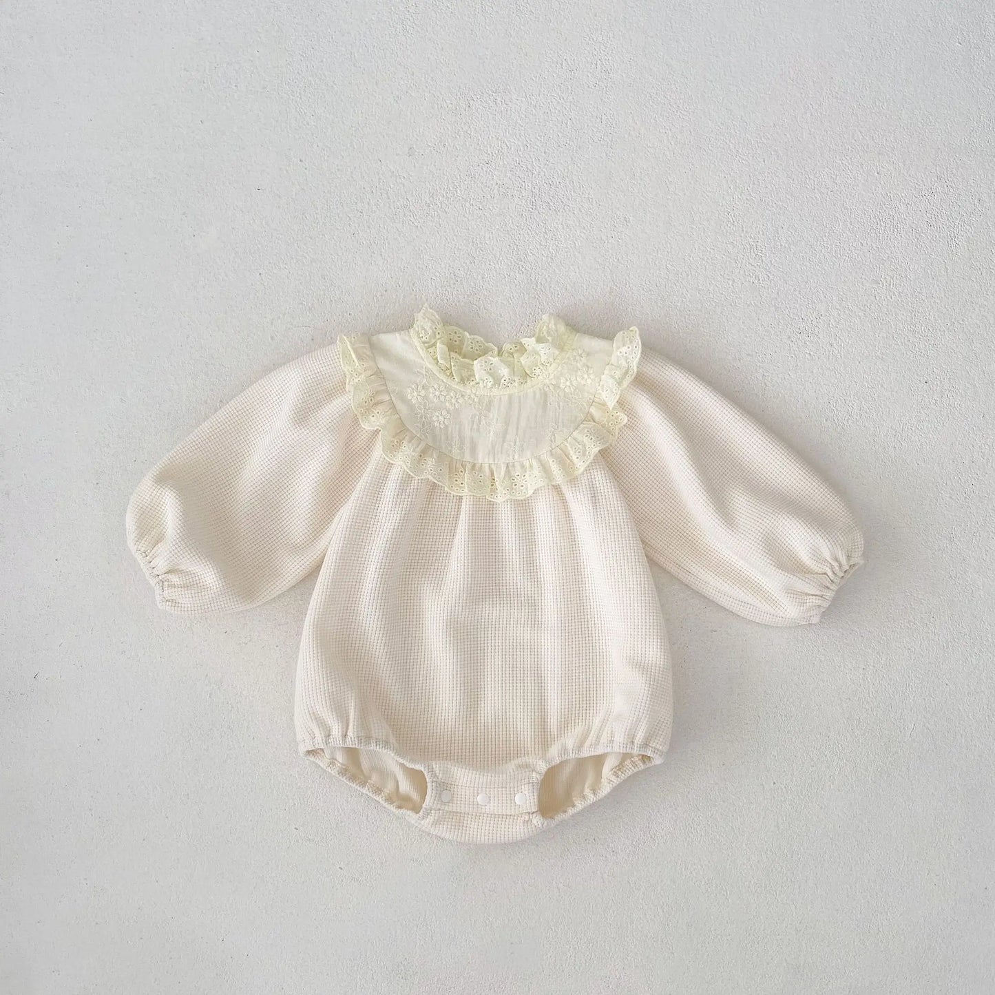 長袖ロンパース Apricot / 66cm 0-6m ベビーロンパース レーススタンドフリルカラー長袖ワッフルボディスーツ アプリコット【mh0007179】