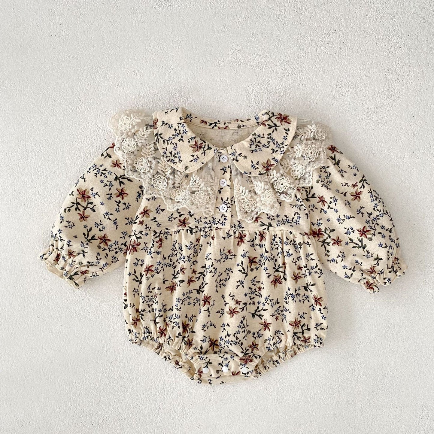 長袖ロンパース Apricot / 66cm フラワープリントレース襟長袖ロンパース【mh0010527】