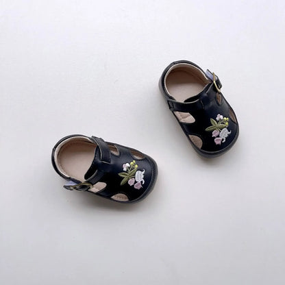 靴 Black / S Inner 11cm ベビーシューズ ストラップシューズ フラットシューズ ファーストシューズ フラワー刺繍 室内ばき 靴【mh0005362】
