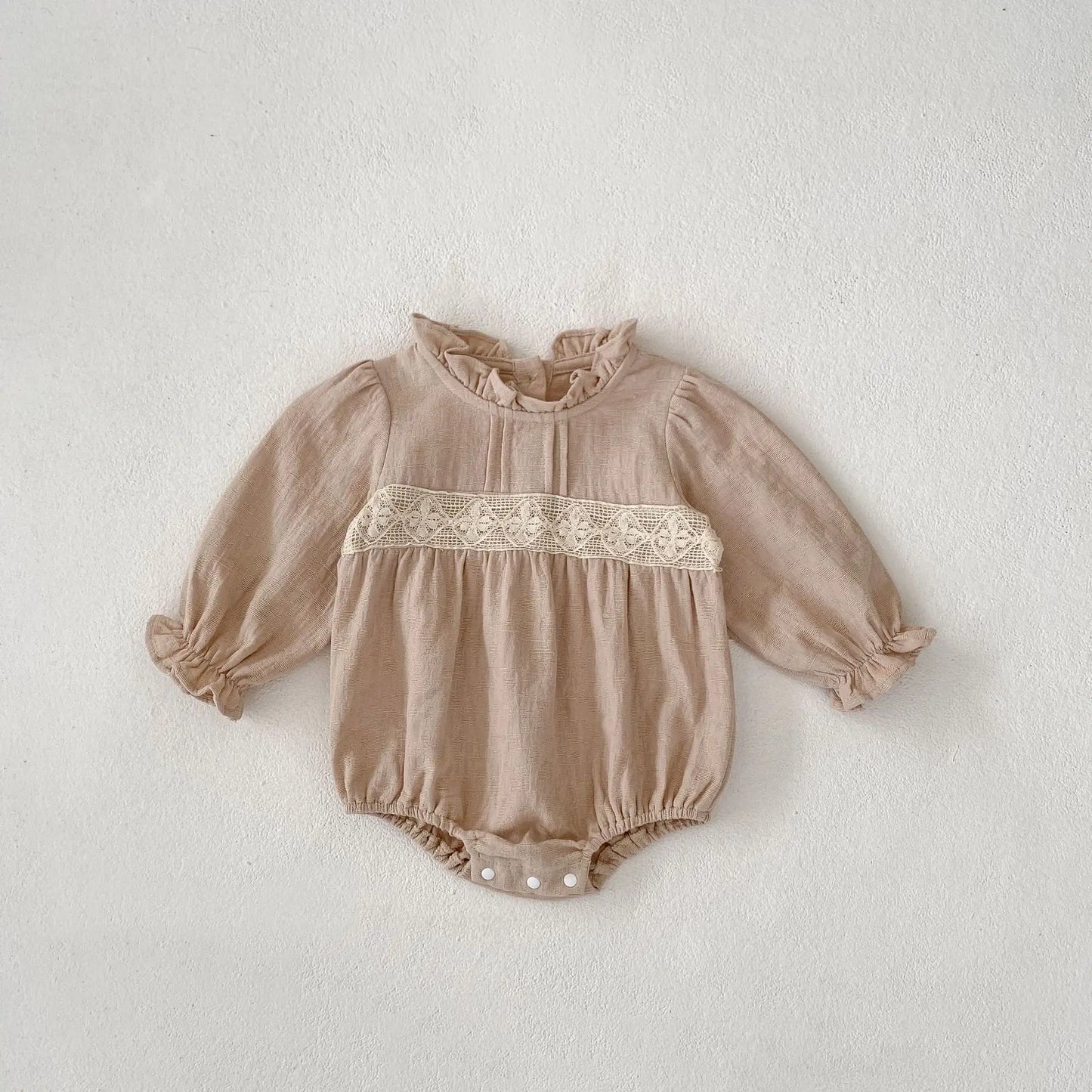 長袖ロンパース Khaki / 66cm 0-6m ベビーロンパース スタンドフリルカラーレース長袖ボディスーツ 2カラー【mh0007115】