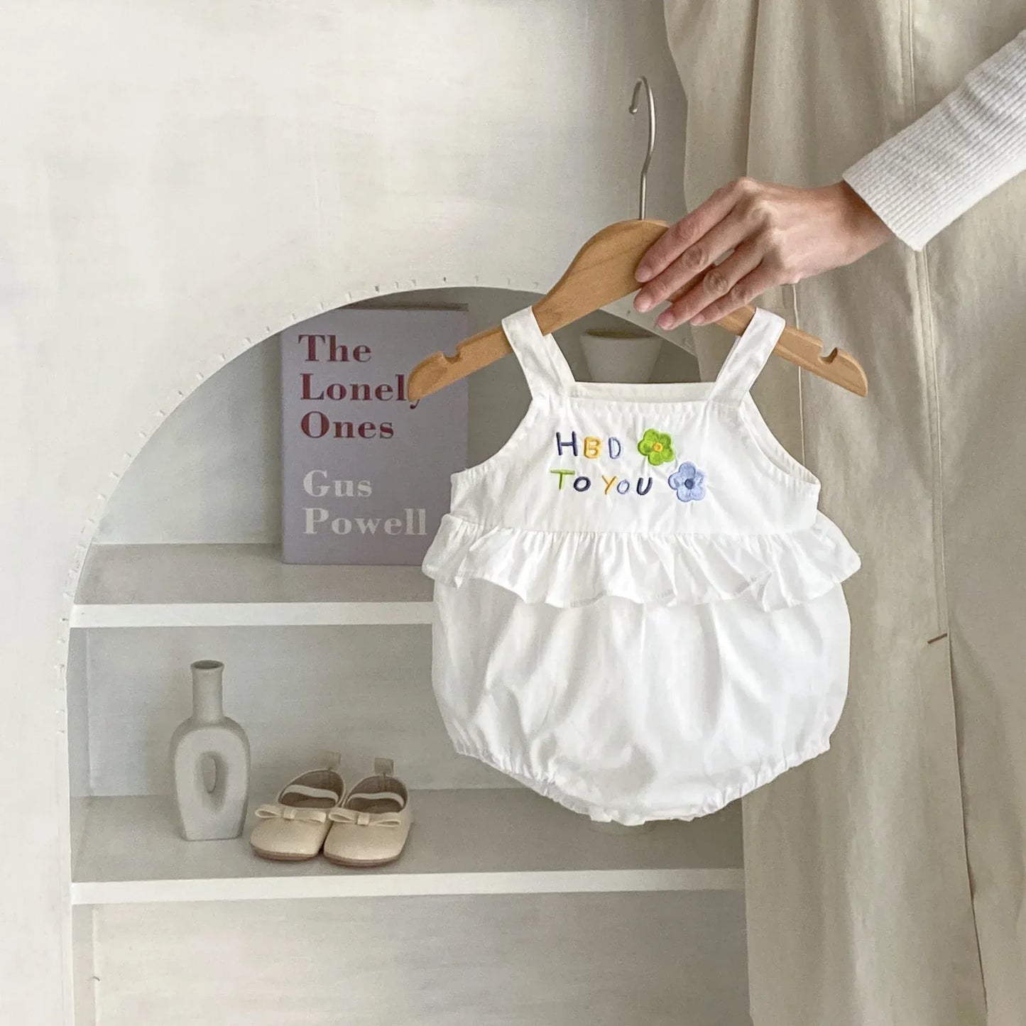 ノースリーブロンパース ベビーロンパース キャミソールフリルボディスーツ バースデー フラワー花柄刺繍【mh0004946】