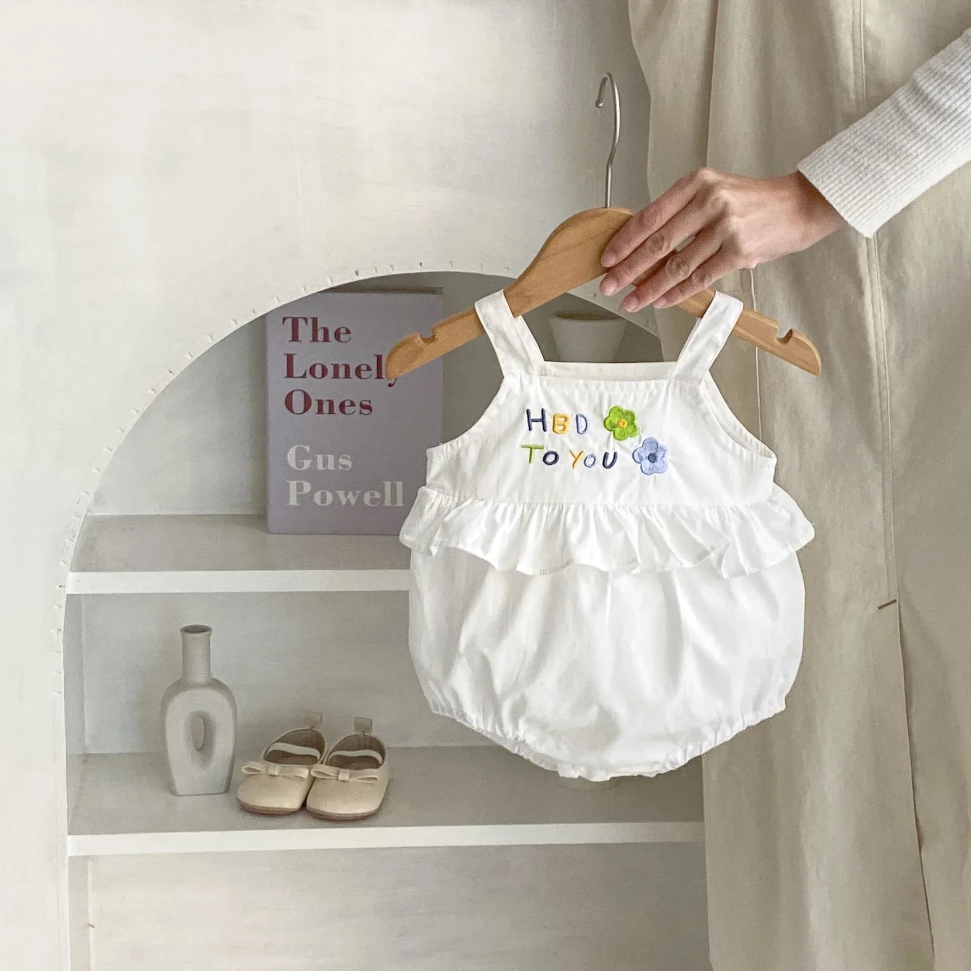 ノースリーブロンパース ベビーロンパース キャミソールフリルボディスーツ バースデー フラワー花柄刺繍【mh0004946】