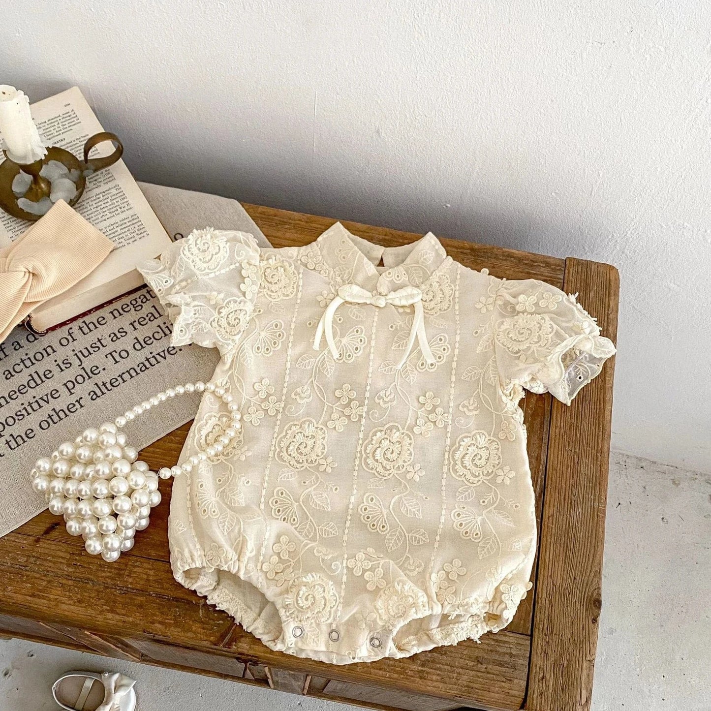 半袖ロンパース ベビーロンパース 半袖チャイナドレスボディスーツ フリルレース アプリコット【mh0005539】