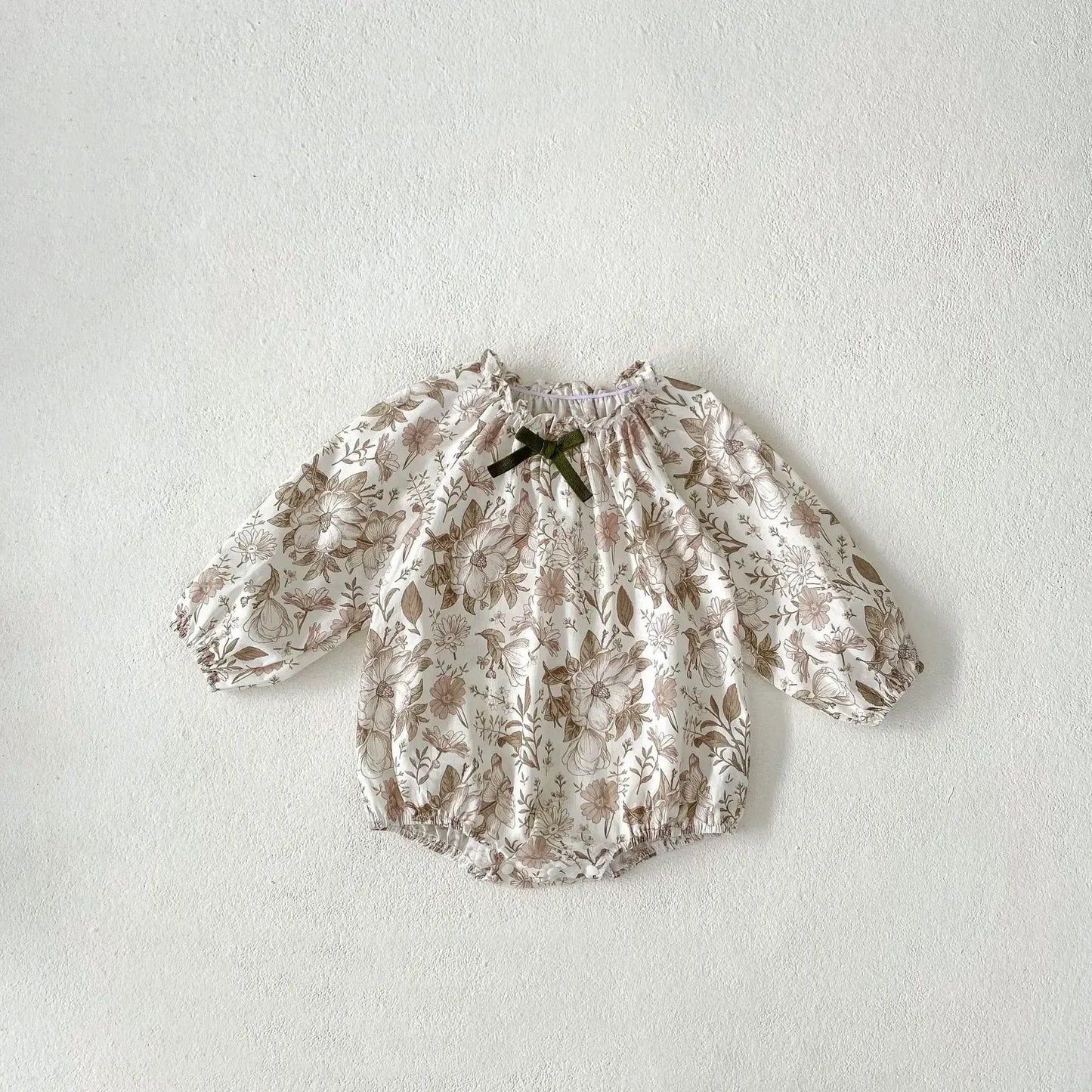 長袖ロンパース ベビーロンパース ボタニカルフラワープリント長袖ボディスーツ【mh0007098】