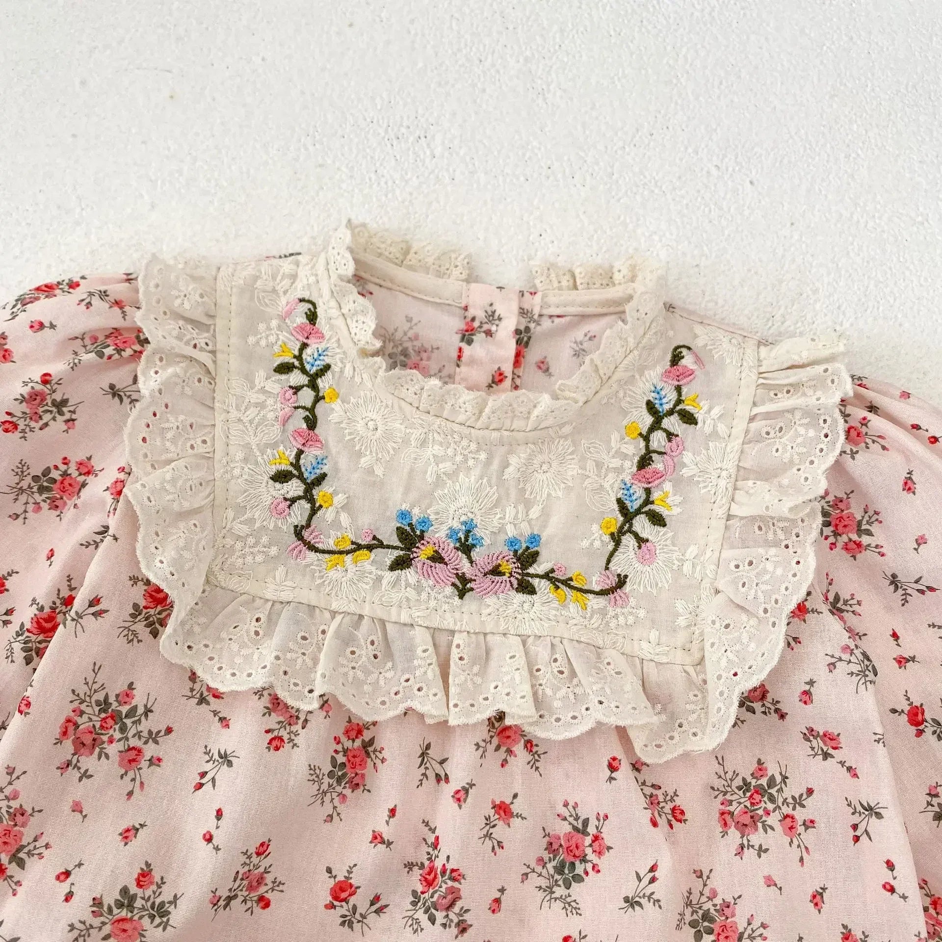 長袖ロンパース ベビーロンパース フラワープリント刺繍長袖ボディスーツ ピンク【mh0007383】