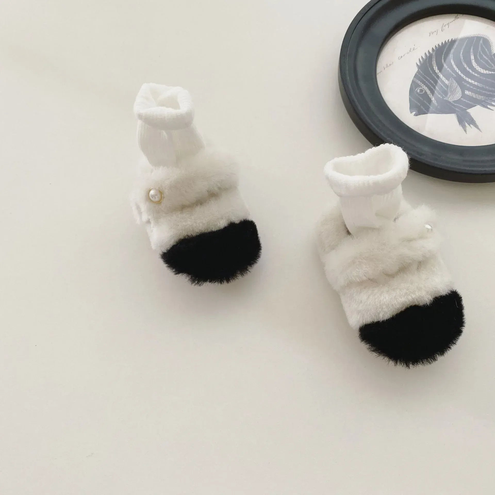 ベビー用靴 ベビーシューズ もこもこファーバイカラーストラップフラットシューズ ファーストシューズ室内ばき 靴【mh0007443】