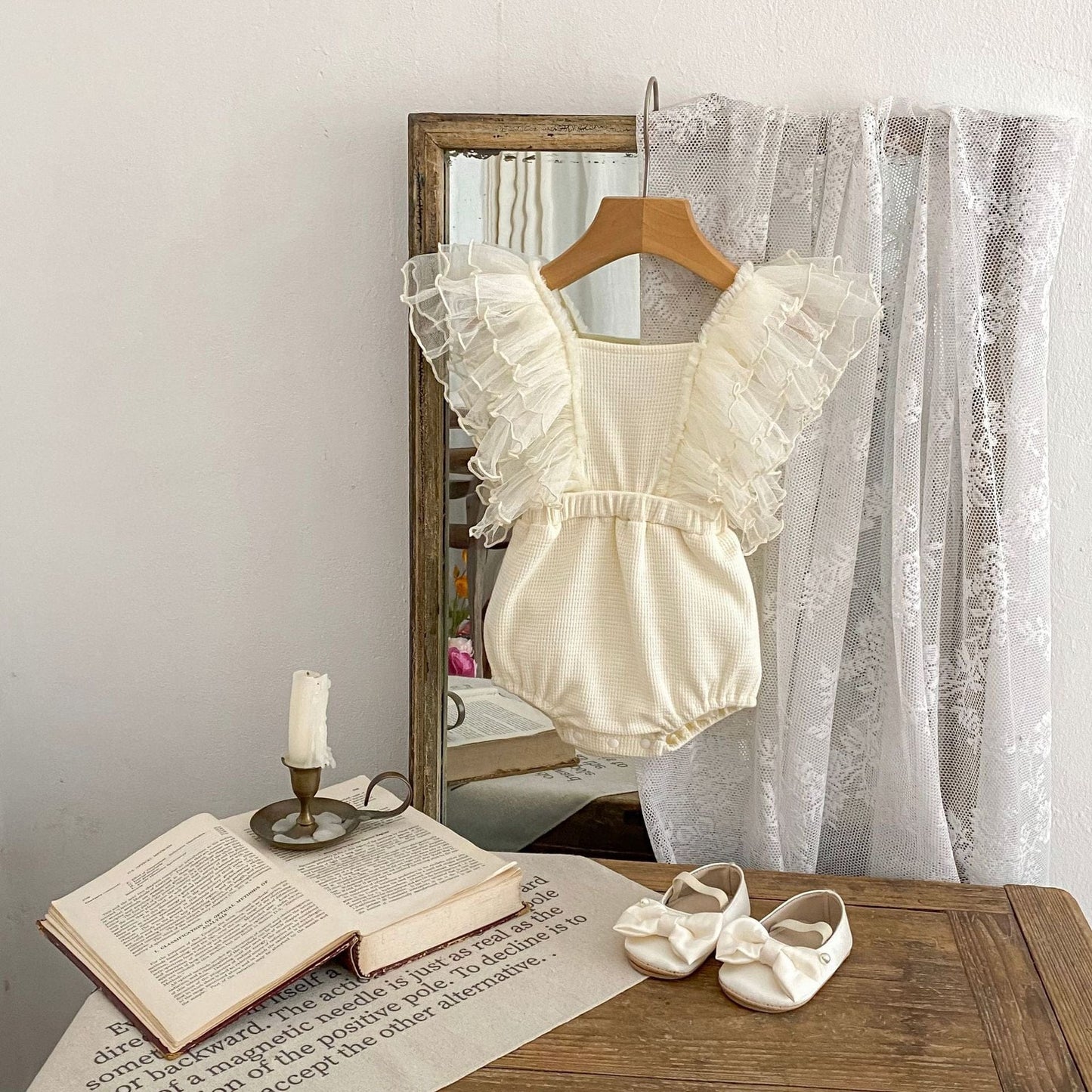 ノースリーブロンパース バタフライフリルバッククロスロンパース【mh0010174】