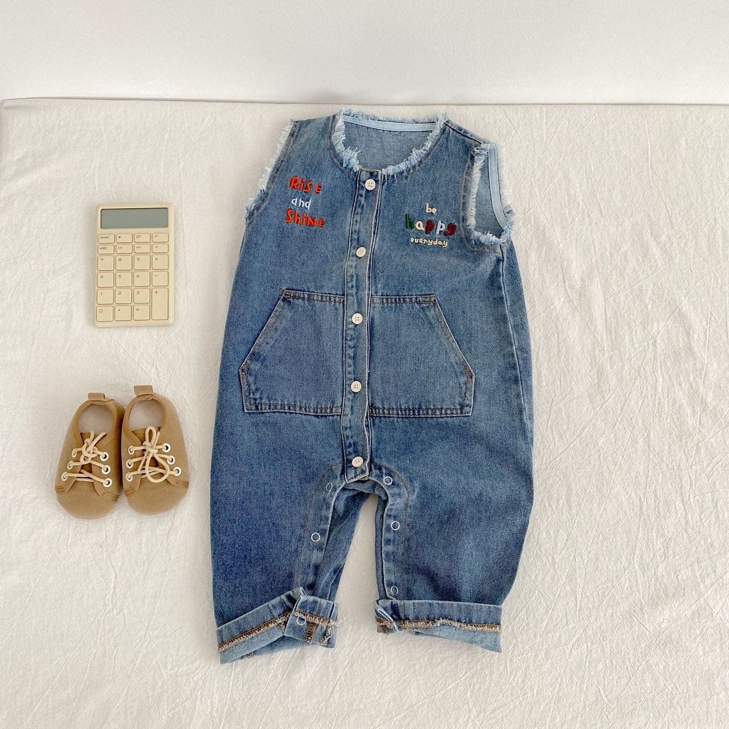 ノースリーブジャンプスーツ レターロゴ刺繍デニムノースリーブジャンプスーツ【mh0010523】