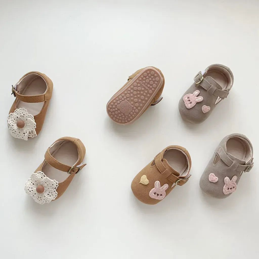 ベビー用靴 お花モチーフストラップシューズ レースフラワー付きフォーマルシューズ【mh0011068】