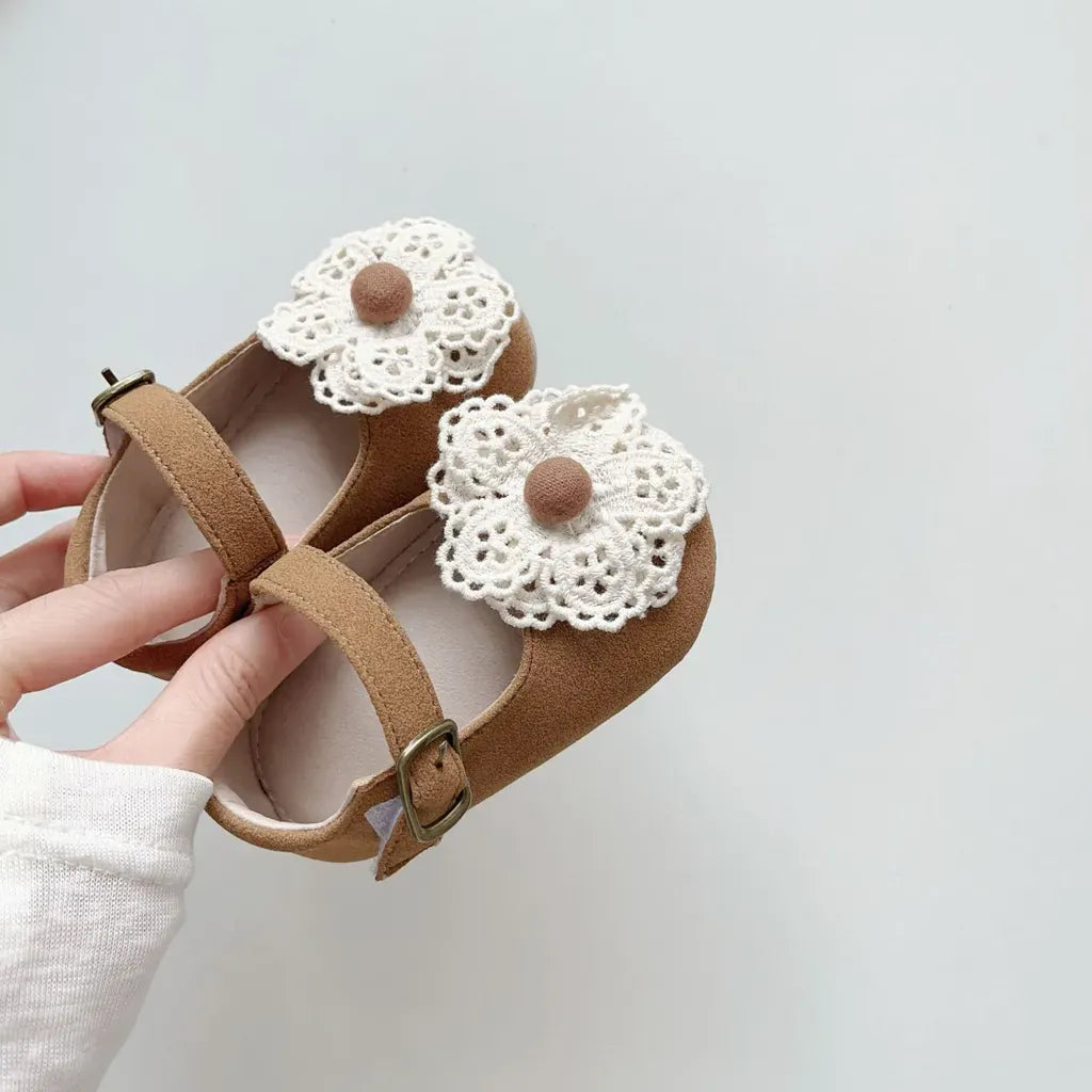 ベビー用靴 お花モチーフストラップシューズ レースフラワー付きフォーマルシューズ【mh0011068】