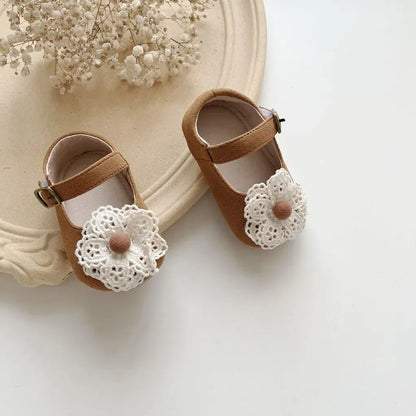 ベビー用靴 お花モチーフストラップシューズ レースフラワー付きフォーマルシューズ【mh0011068】