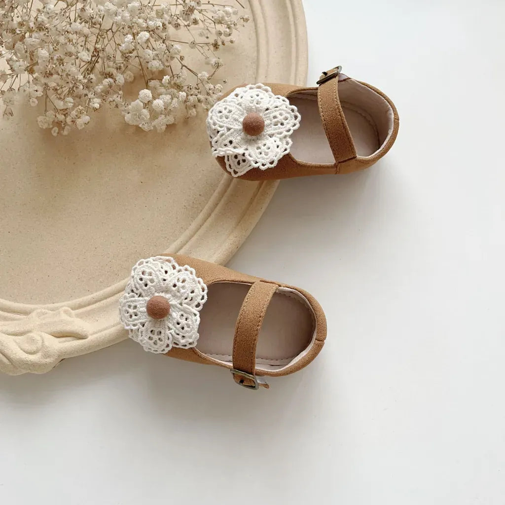ベビー用靴 お花モチーフストラップシューズ レースフラワー付きフォーマルシューズ【mh0011068】