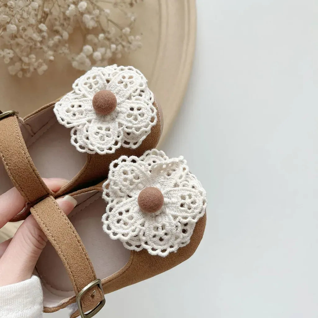 ベビー用靴 お花モチーフストラップシューズ レースフラワー付きフォーマルシューズ【mh0011068】