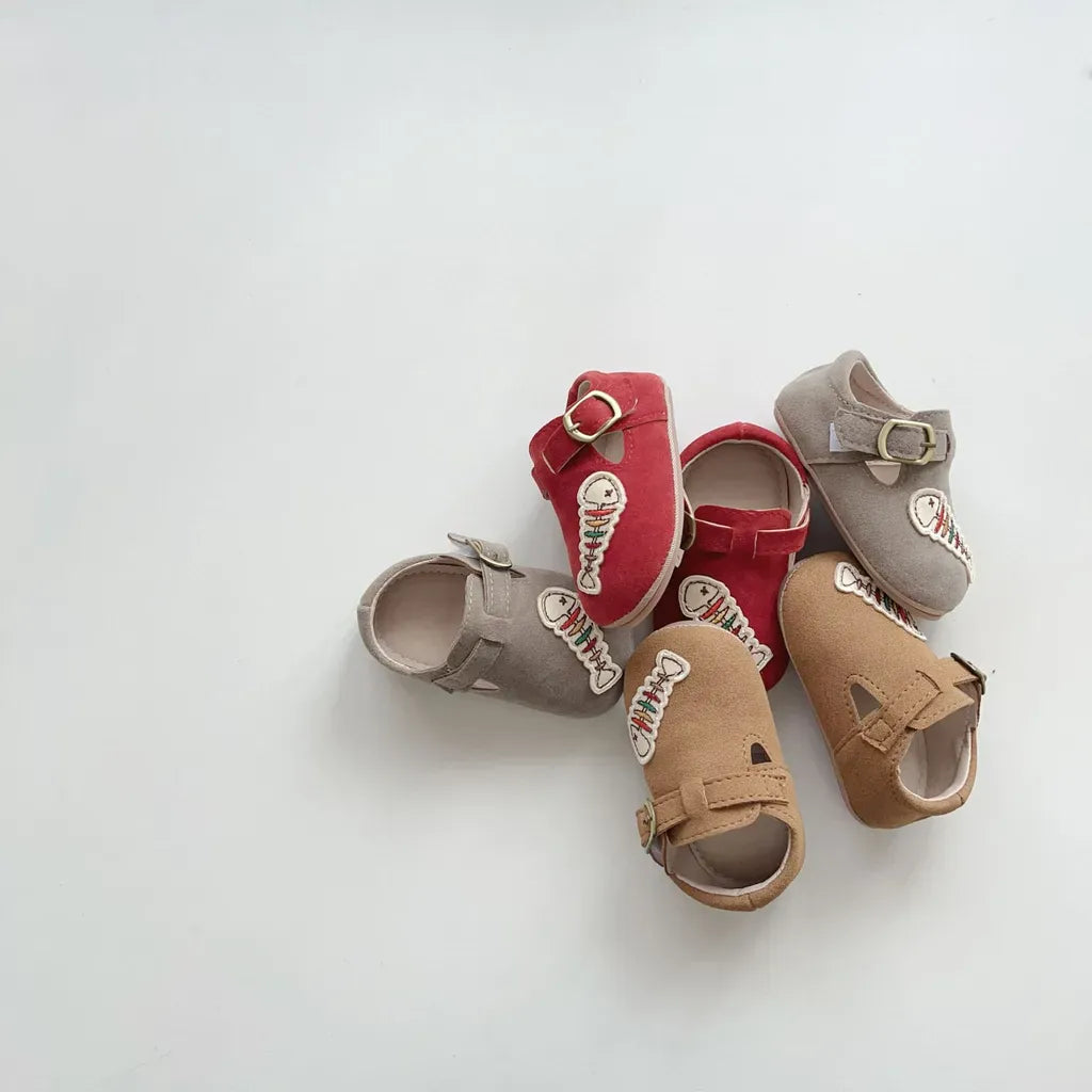 ベビー用靴 フィッシュボーン刺繍ストラップシューズ ソフトソールベビーシューズ【mh0011069】