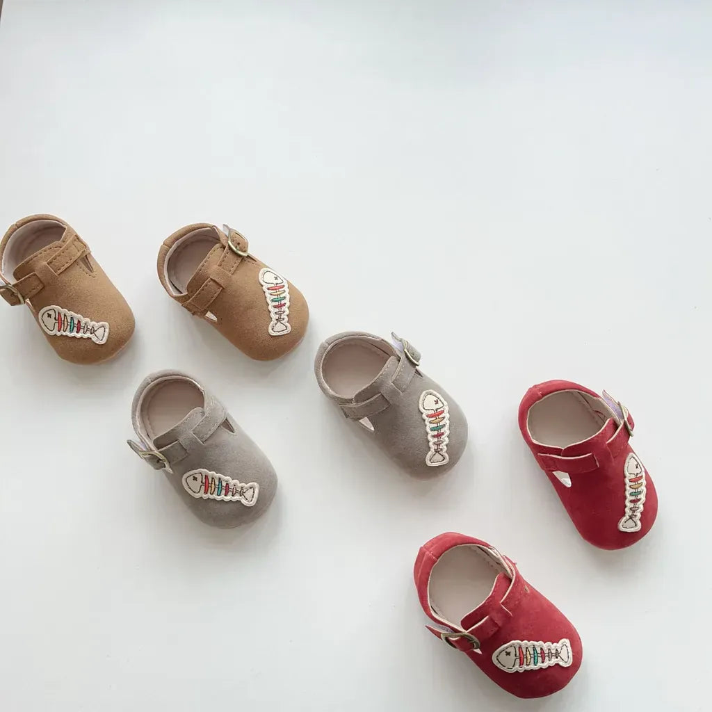 ベビー用靴 フィッシュボーン刺繍ストラップシューズ ソフトソールベビーシューズ【mh0011069】