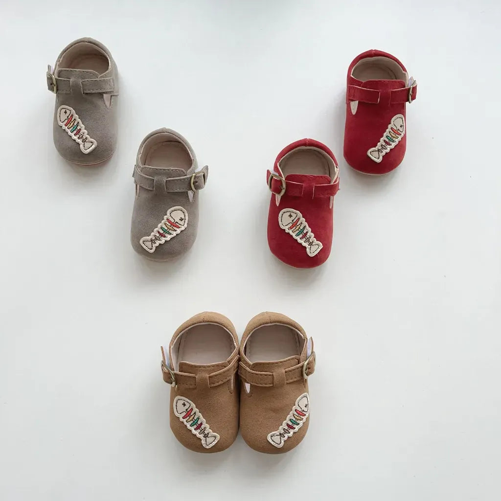 ベビー用靴 フィッシュボーン刺繍ストラップシューズ ソフトソールベビーシューズ【mh0011069】
