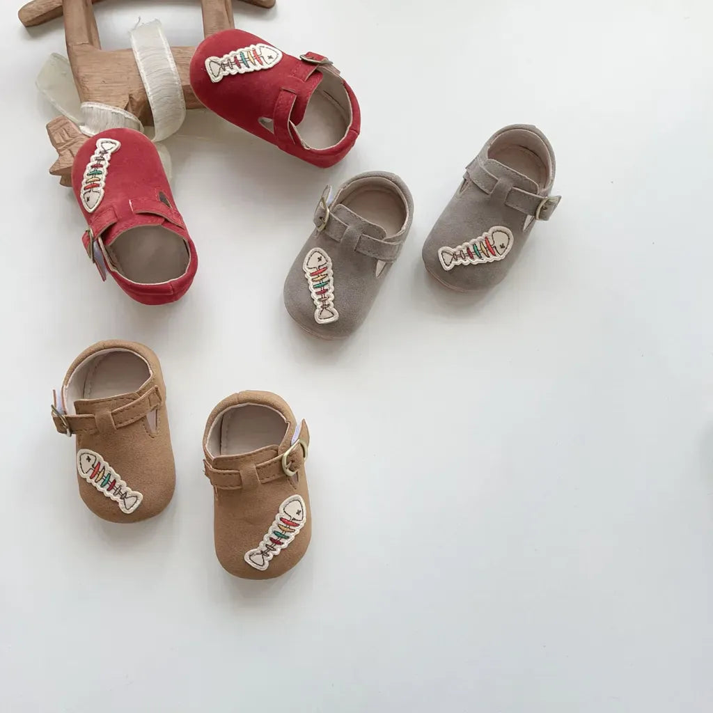 ベビー用靴 フィッシュボーン刺繍ストラップシューズ ソフトソールベビーシューズ【mh0011069】