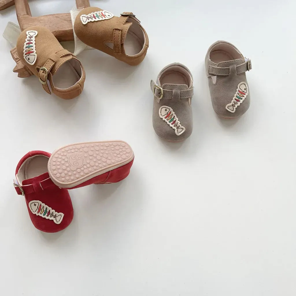 ベビー用靴 フィッシュボーン刺繍ストラップシューズ ソフトソールベビーシューズ【mh0011069】