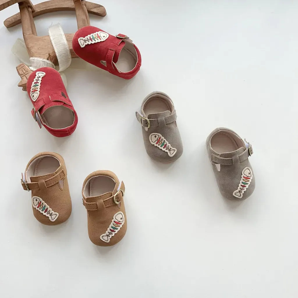 ベビー用靴 フィッシュボーン刺繍ストラップシューズ ソフトソールベビーシューズ【mh0011069】