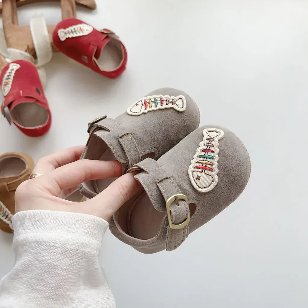 ベビー用靴 フィッシュボーン刺繍ストラップシューズ ソフトソールベビーシューズ【mh0011069】