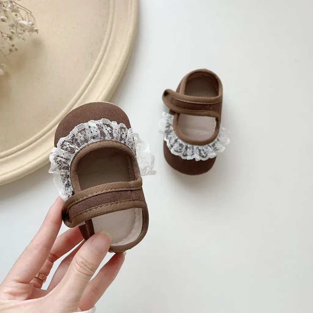 ベビー用靴 レースフリル付きストラップシューズ ソフトソールフォーマルシューズ【mh0011070】