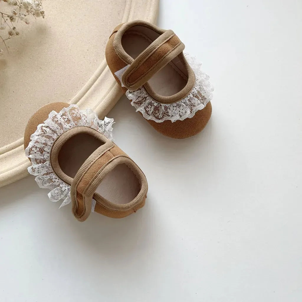 ベビー用靴 レースフリル付きストラップシューズ ソフトソールフォーマルシューズ【mh0011070】