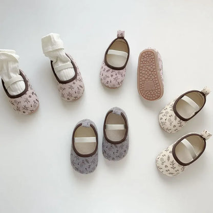 ベビー用靴 小花柄ストラップバレエシューズ ソフトソールベビーシューズ ゴムバンド付き【mh0011072】