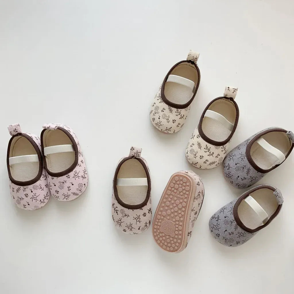 ベビー用靴 小花柄ストラップバレエシューズ ソフトソールベビーシューズ ゴムバンド付き【mh0011072】