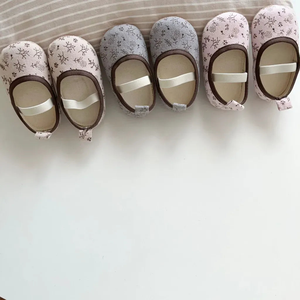 ベビー用靴 小花柄ストラップバレエシューズ ソフトソールベビーシューズ ゴムバンド付き【mh0011072】