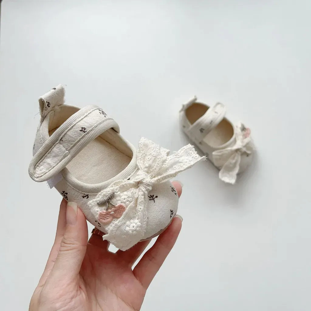 ベビー用靴 さくらんぼ刺繍リボンソフトソールベビーシューズ【mh0011074】