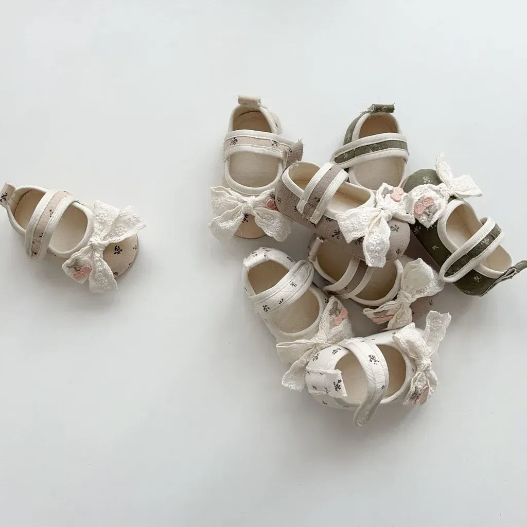 ベビー用靴 さくらんぼ刺繍リボンソフトソールベビーシューズ【mh0011074】