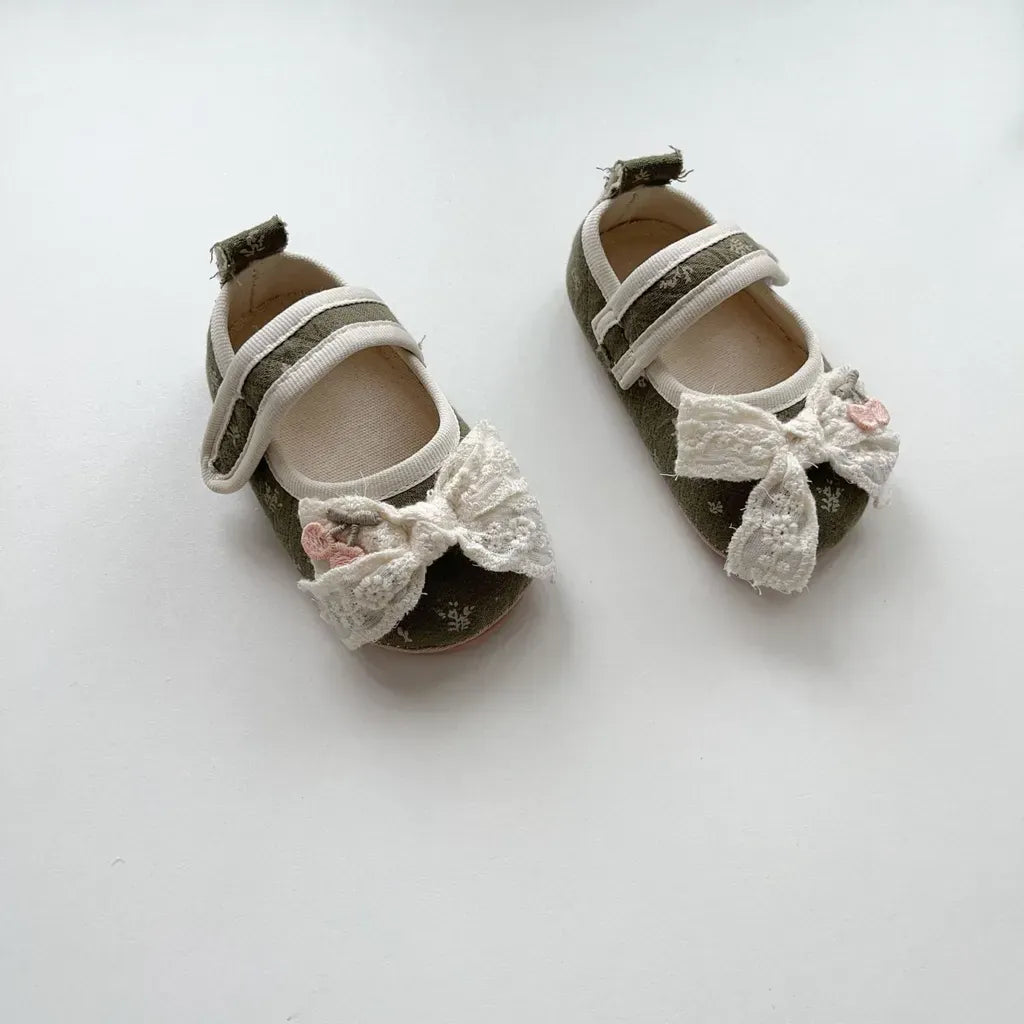 ベビー用靴 さくらんぼ刺繍リボンソフトソールベビーシューズ【mh0011074】