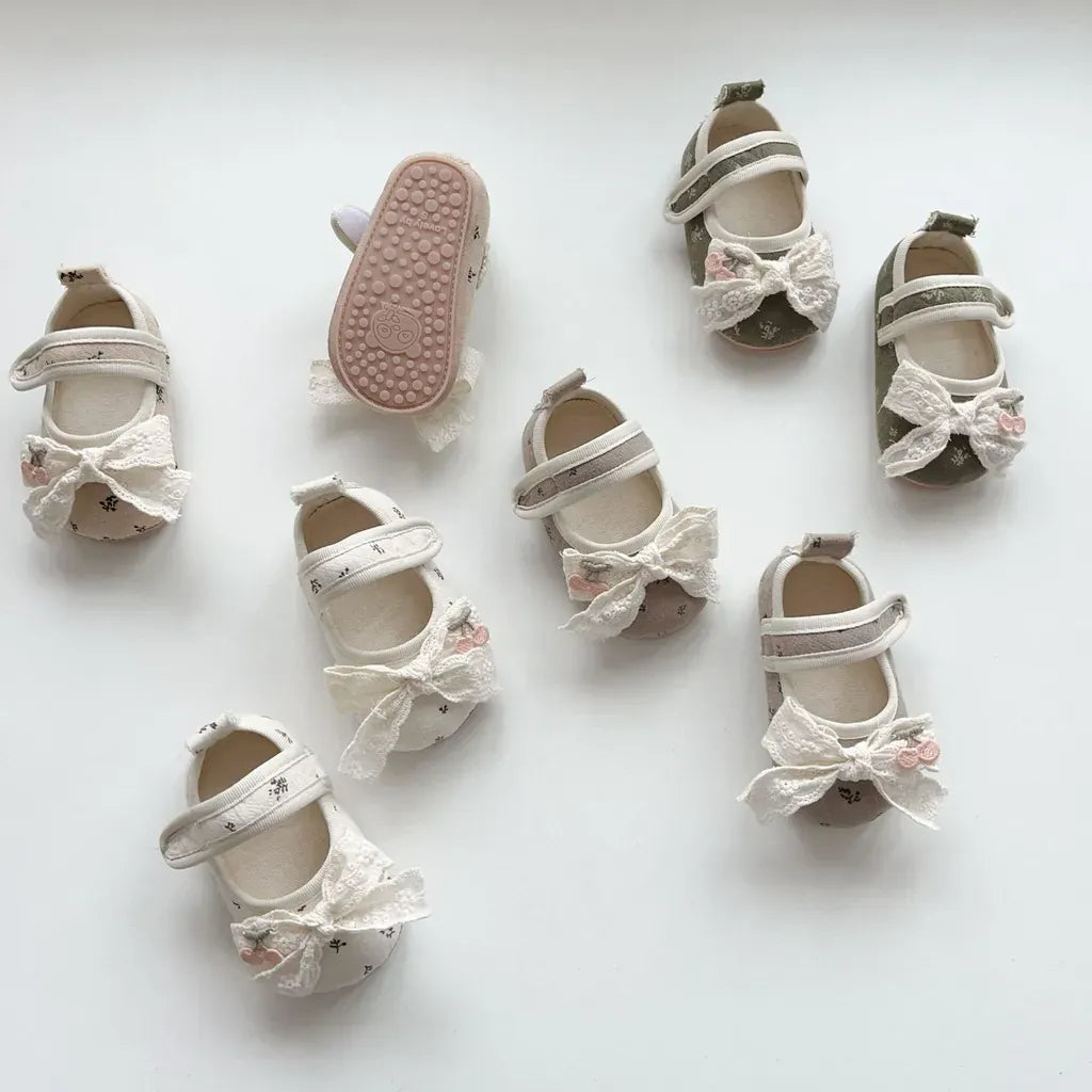 ベビー用靴 さくらんぼ刺繍リボンソフトソールベビーシューズ【mh0011074】