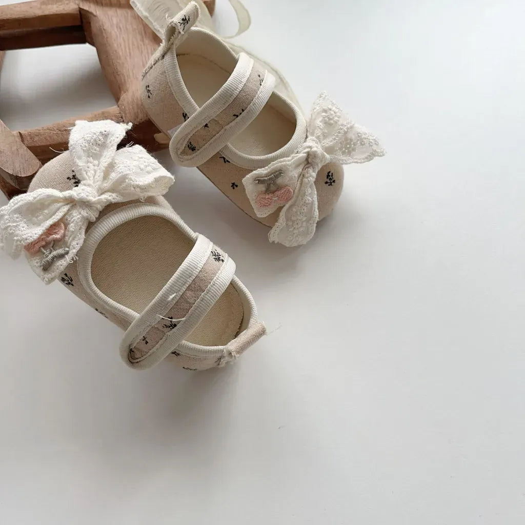 ベビー用靴 さくらんぼ刺繍リボンソフトソールベビーシューズ【mh0011074】