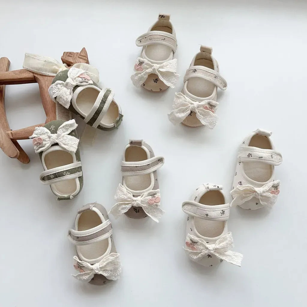 ベビー用靴 さくらんぼ刺繍リボンソフトソールベビーシューズ【mh0011074】