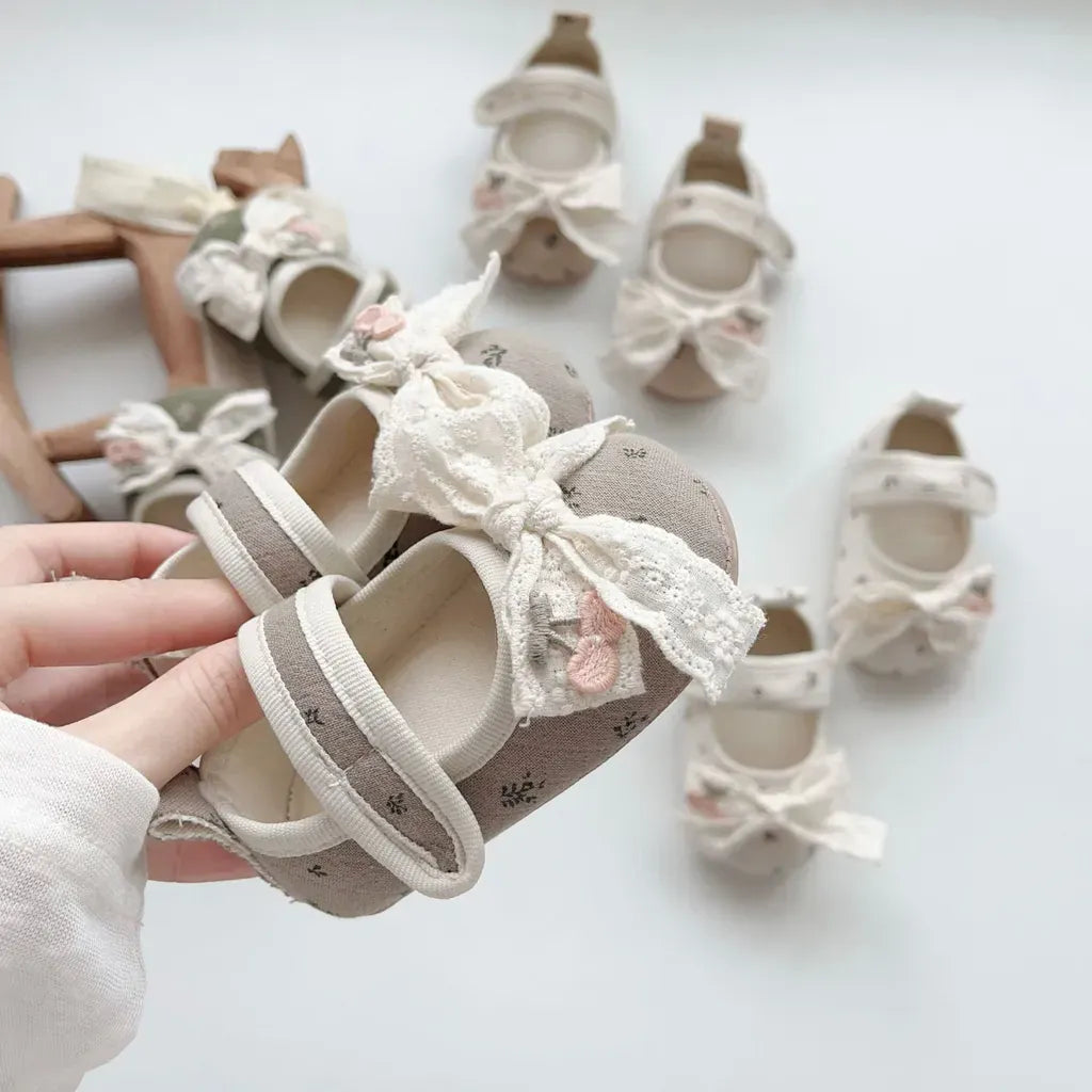 ベビー用靴 さくらんぼ刺繍リボンソフトソールベビーシューズ【mh0011074】
