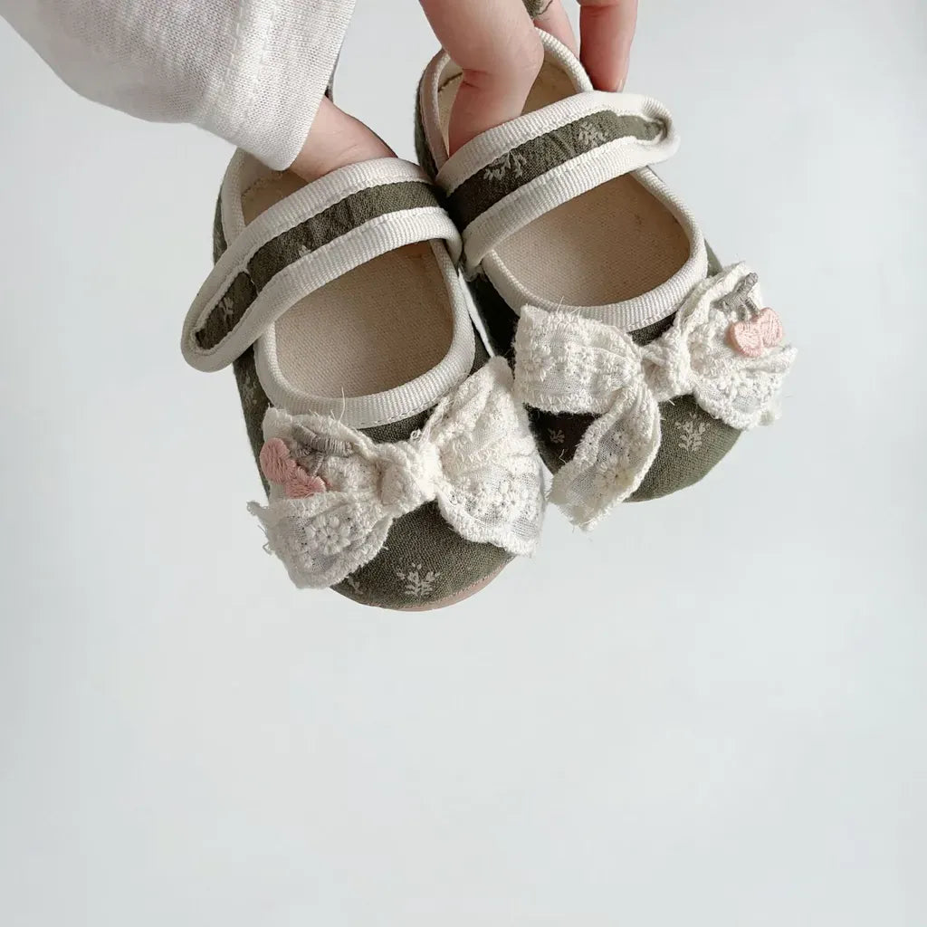 ベビー用靴 さくらんぼ刺繍リボンソフトソールベビーシューズ【mh0011074】