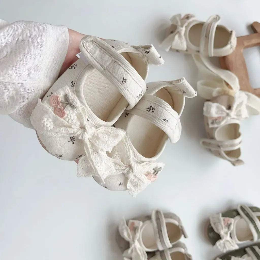 ベビー用靴 さくらんぼ刺繍リボンソフトソールベビーシューズ【mh0011074】