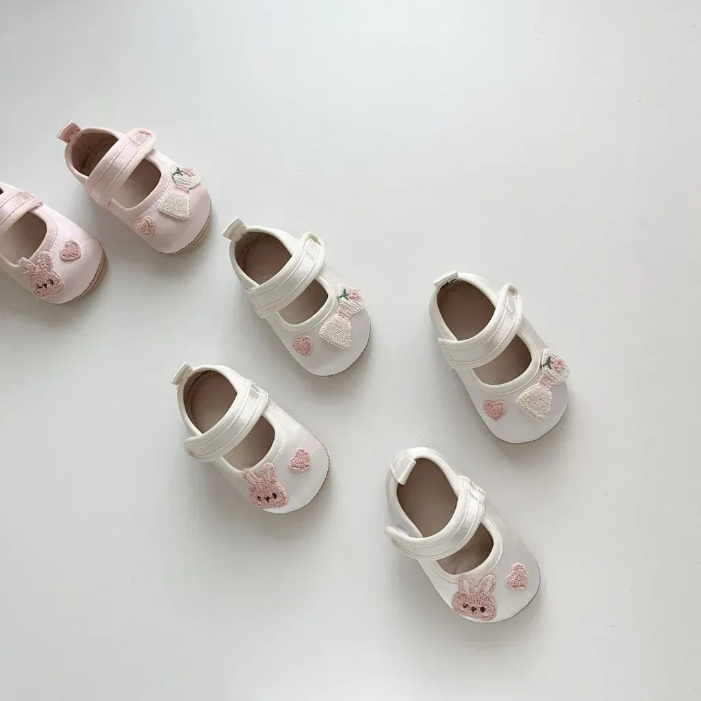 ベビー用靴 うさぎ刺繍ベルクロストラップベビーシューズ【mh0011075】