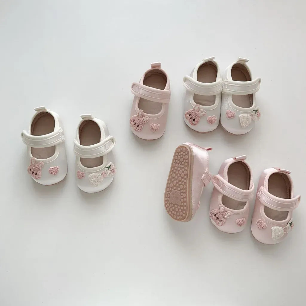 ベビー用靴 うさぎ刺繍ベルクロストラップベビーシューズ【mh0011075】